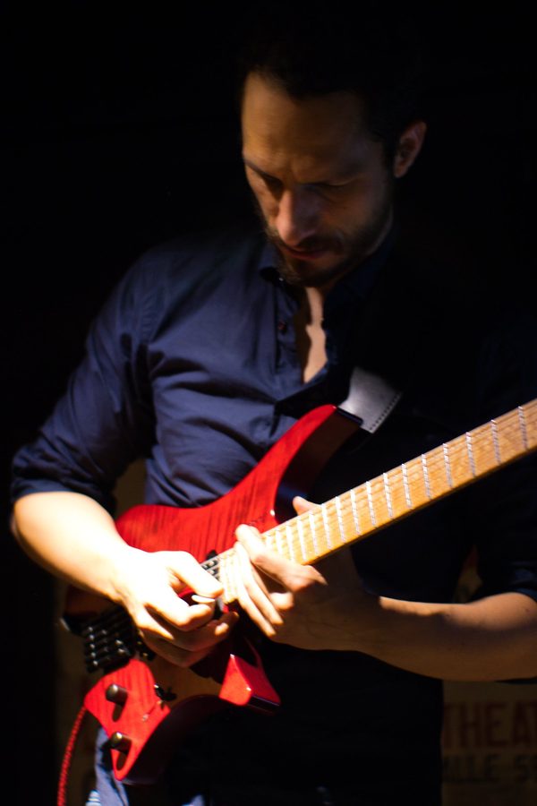 Juan D Arango performing